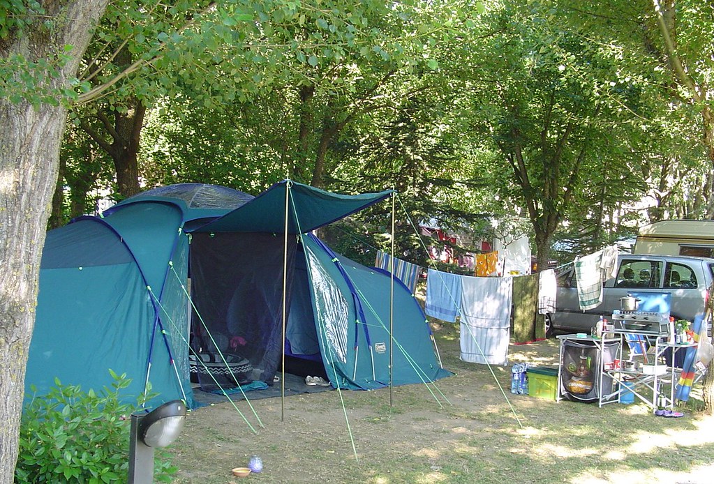 Tent pitch at Camping les Peupliers, Tarn