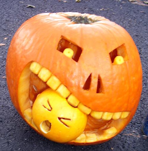 Halloween-pumpkin-eating-pumpkin.JPG