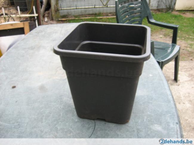 153587338-bloempotten-plastik35021370715958.jpg