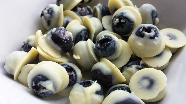 Blauwe-bessen-witte-chocolade75881499660754.jpg