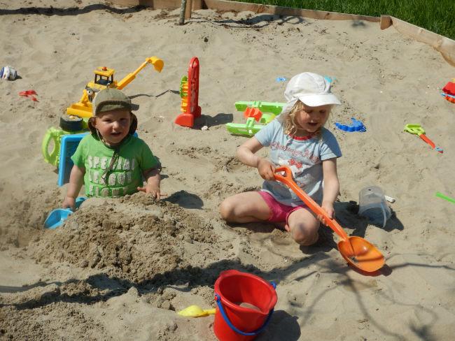 Kinderen-zandbak-226791463330804.JPG