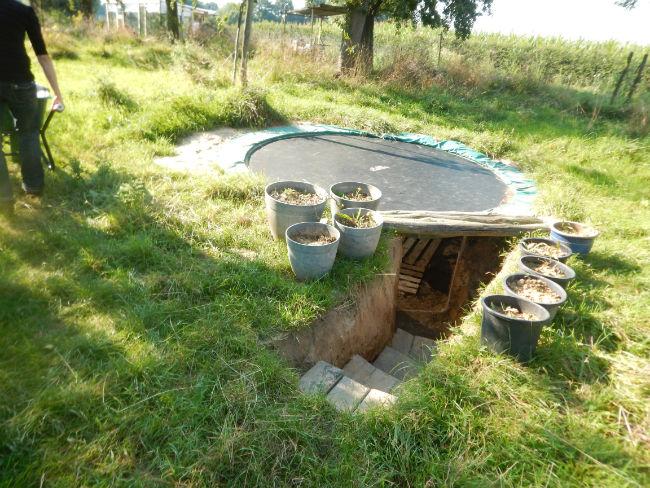 Trampoline-hut-264471471296011.JPG