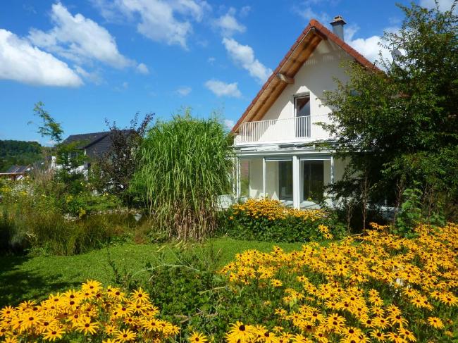 huis-voorkant-rechts-in-zomer51141362912698.jpg