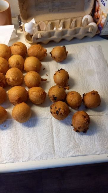 oliebollen.thumb.jpg.a86940d29422fd8b7b45208de92866eb.jpg