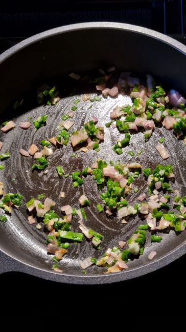 Ui, knoflook en chin bieslook.jpg