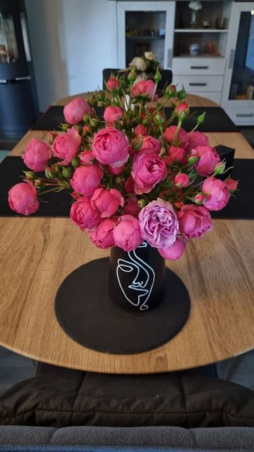 bloemen op tafel 3.jpg