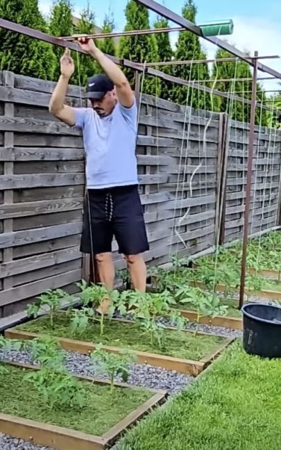 Screenshot_20261018_180603_YouTube~2.jpg