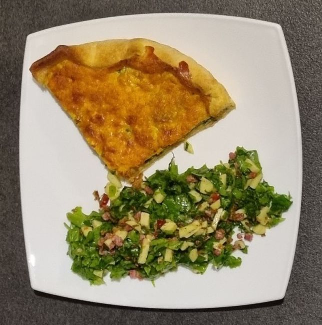 Spinazietaart en andijviesalade.jpg